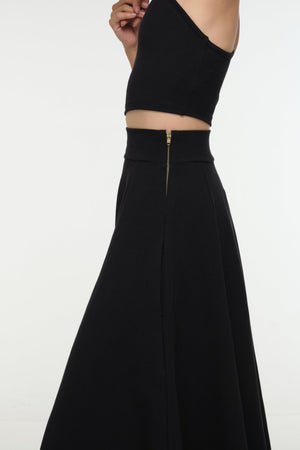 Asri Skirt Midi split w/thin waist band in Black - Manners London