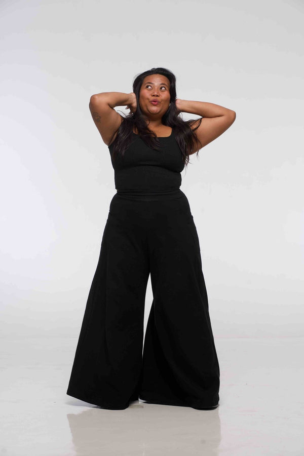 Asri Wide leg Trousers in Black - Manners London
