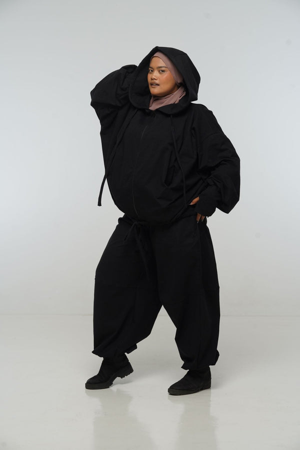 Balloon Trackies in Black - Manners London