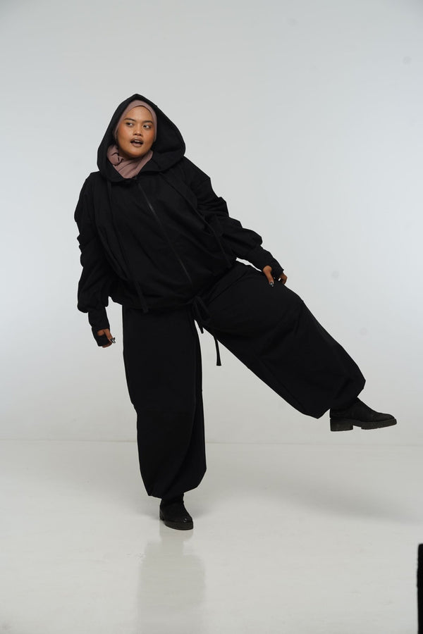 Balloon Trackies in Black - Manners London