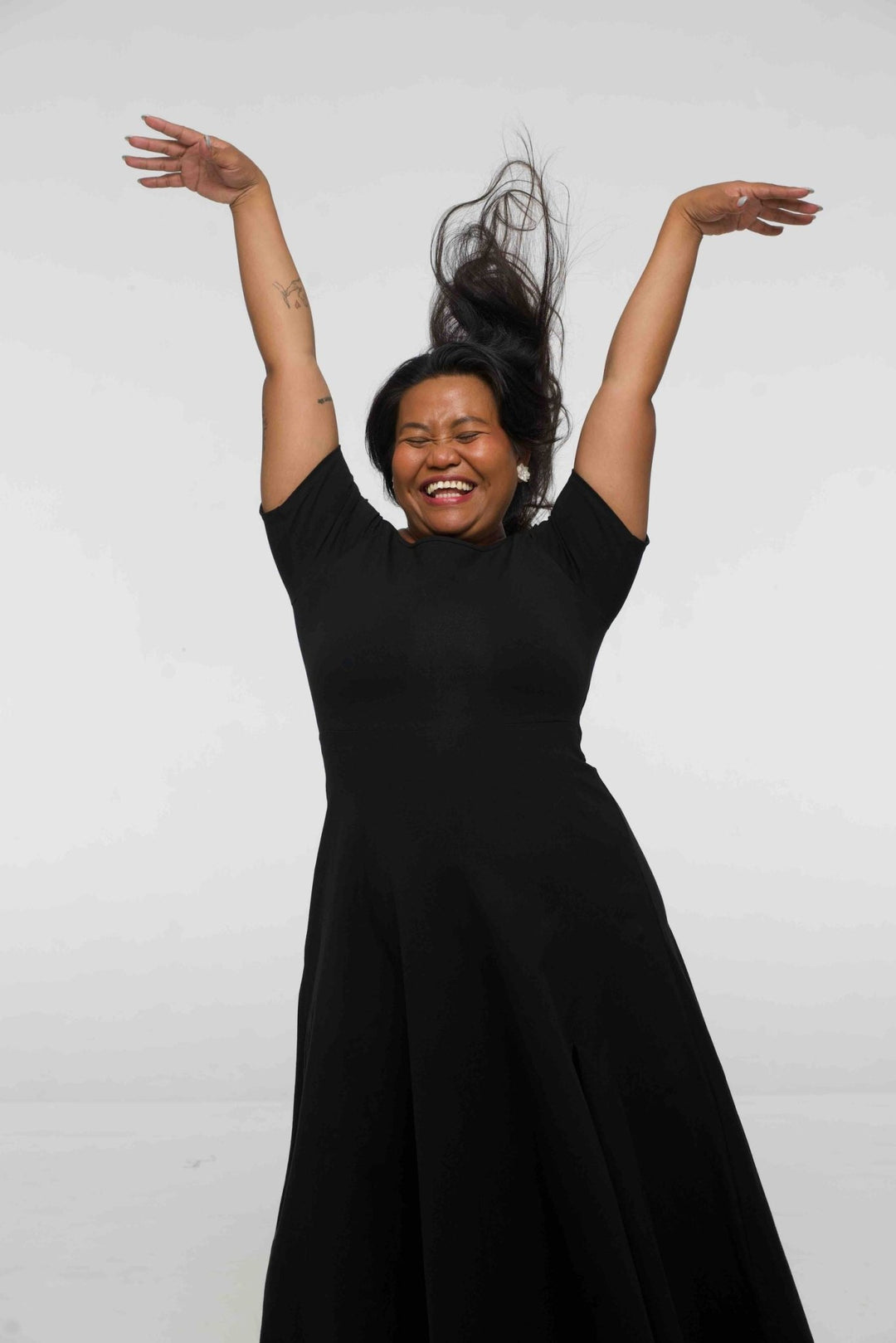 Bardot Dress Midi A - Line (short sleeves) in Black - Manners London