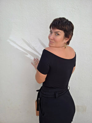 Bardot Short Sleeve Full Length Top in Black - Manners London