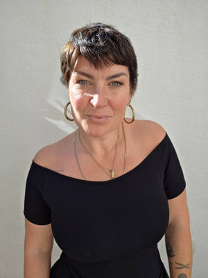 Bardot Short Sleeve Full Length Top in Black - Manners London