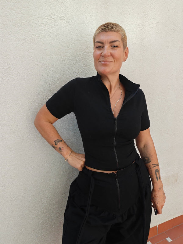 Core ZIP Mid Crop Tee in Black with black rib - Manners London