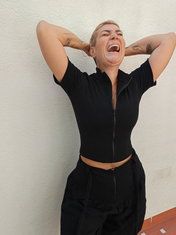 Core ZIP Mid Crop Tee in Black with black rib - Manners London