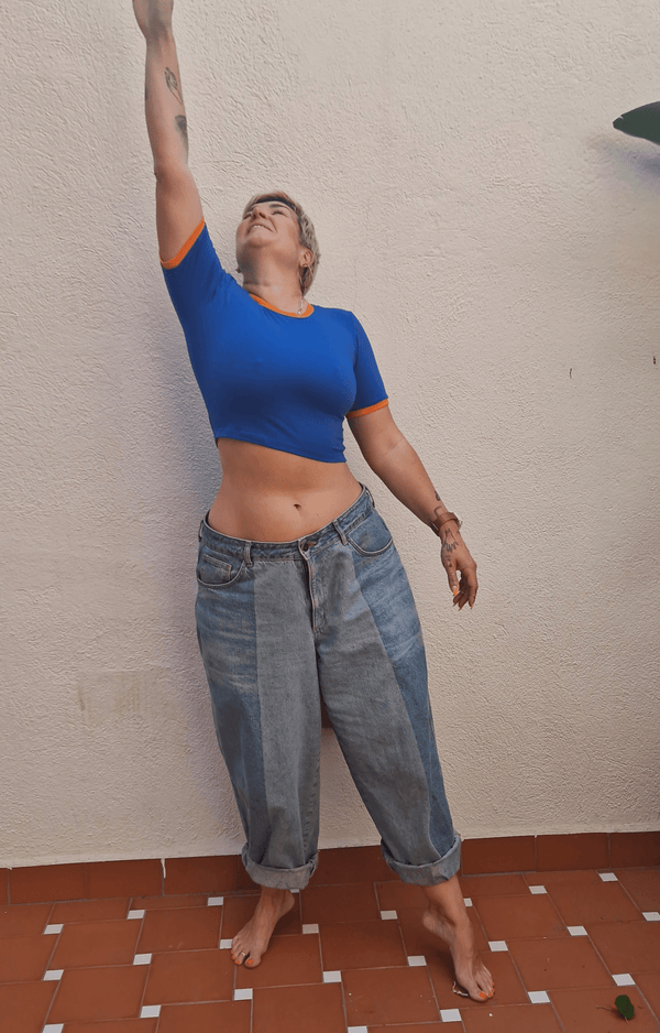 Crew Neck Crop T-shirt in Forgetmenot/Tangerin edging - Manners London