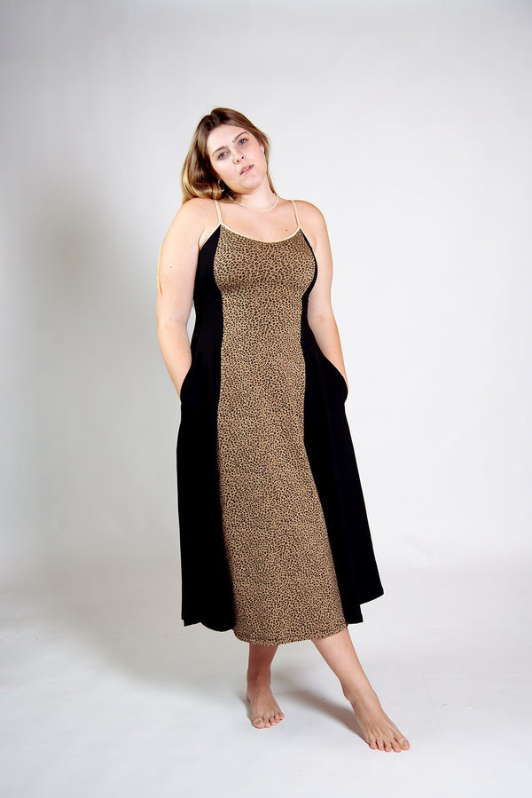 Kala Dress Midi Regular in panel Black/Classic Leopard - Manners London