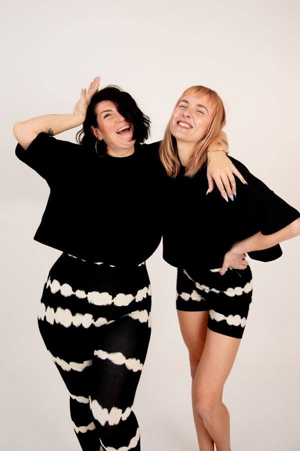 Oversize Crop Tee In Black - Manners London