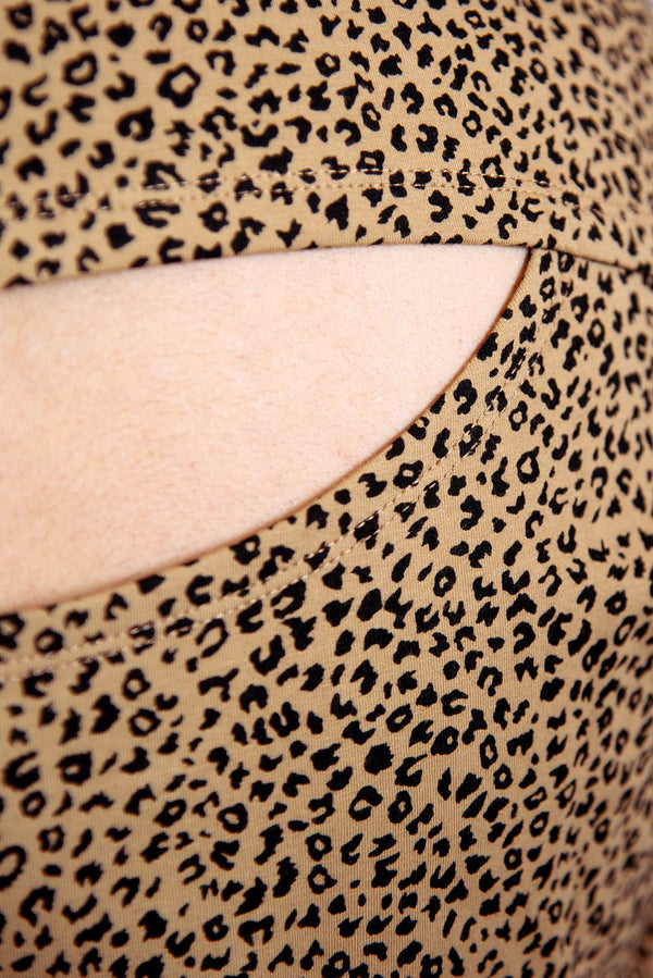 Popper Mid Crop Short Sleeved Shirt in Classic Leopard - Manners London