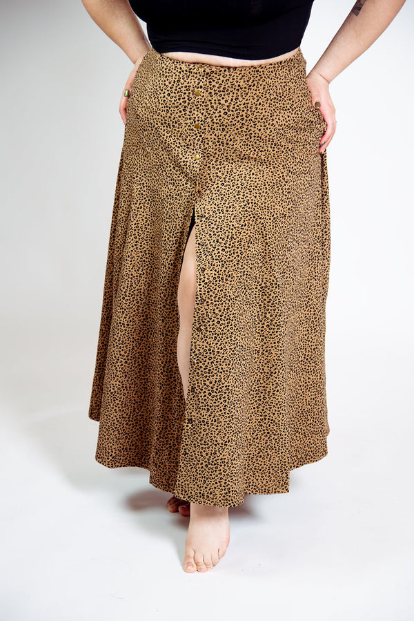 Popper Midi Skirt in Classic Leopard - Manners London