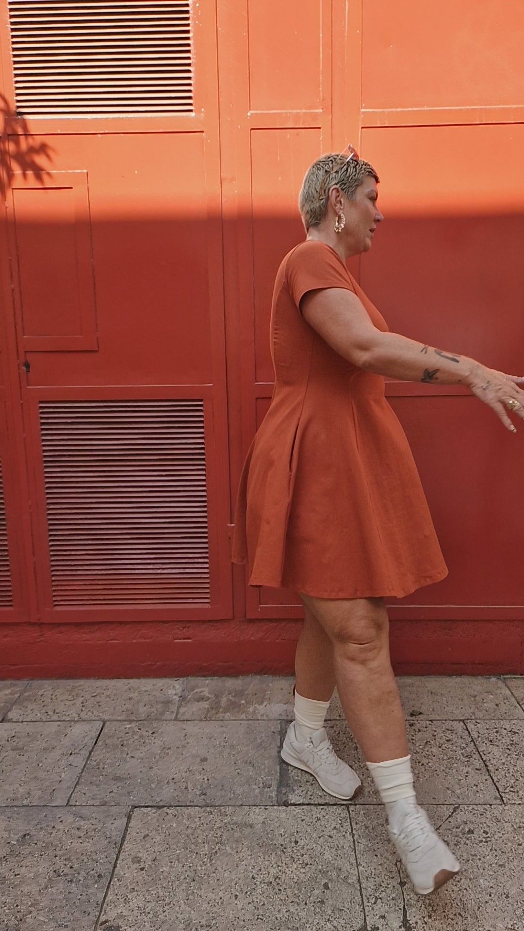 Asri Leki Dress Mini (short sleeves) in Burnt Orange