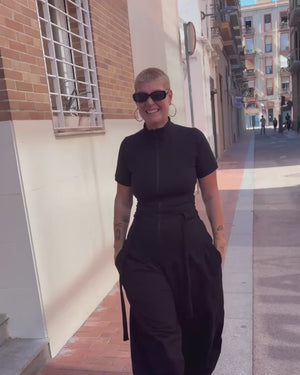 Core ZIP Mid Crop Tee in Black with black rib