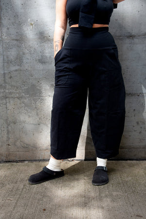 Puff Pants Regular in Black - Manners London