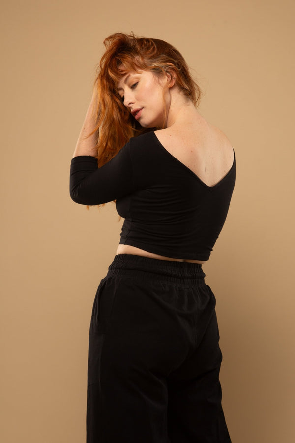 Reversible V - neck Crop Top 3/4 sleeve in Black - Manners London