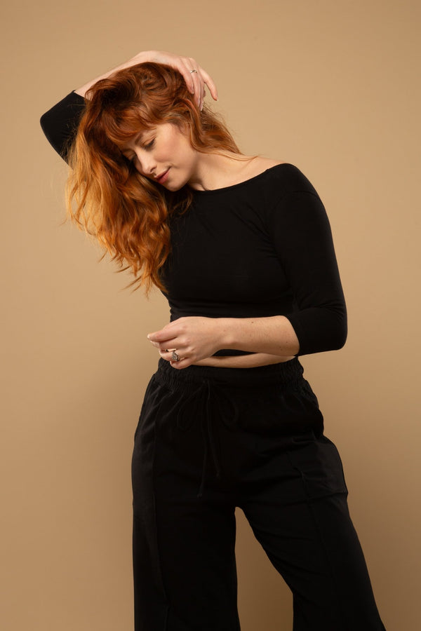 Reversible V - neck Crop Top 3/4 sleeve in Black - Manners London