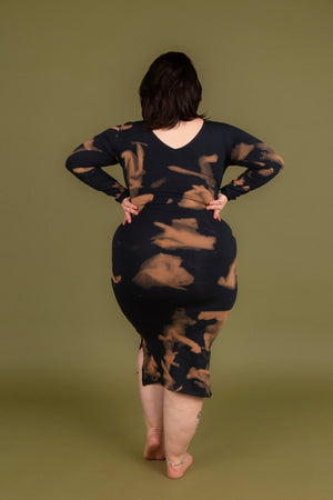 Reversible V - neck Midi Dress Petite in Acid Wash - Manners London