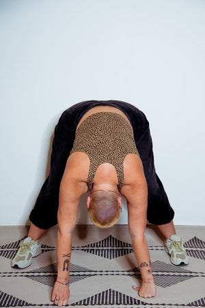 Shinni Neck Crop Tank In Classic Leopard - Manners London