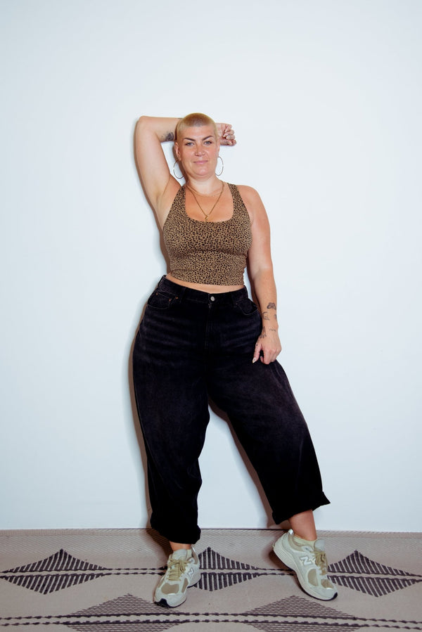 Shinni Neck Crop Tank In Classic Leopard - Manners London