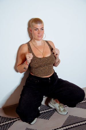 Shinni Neck Crop Tank In Classic Leopard - Manners London