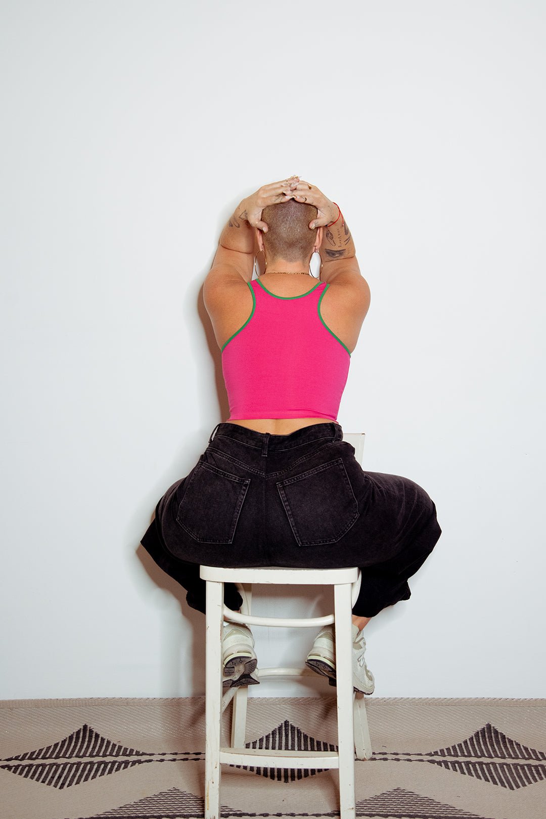Shinni Neck Crop Tank In Pink/Grass Green piping - Manners London