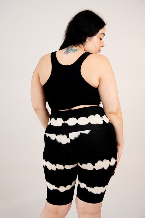 Shinni Neck Crop Tank Top In Black - Manners London