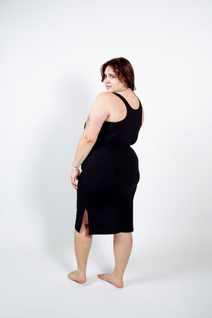 Shinni Neck Midi Dress In Black - Manners London