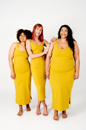 Shinni Neck Midi Dress Petite In Mustard Seed - Manners London