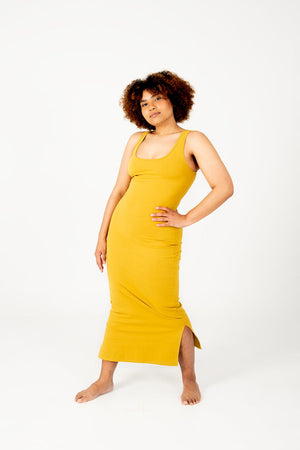 Shinni Neck Midi Dress Petite In Mustard Seed - Manners London