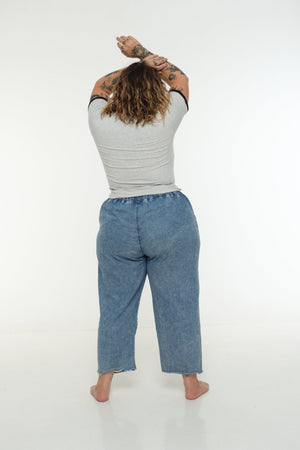 Soft Life Core Tee Mid Crop Ecovero i Top in Grey/ Marl and Black rib - Manners London