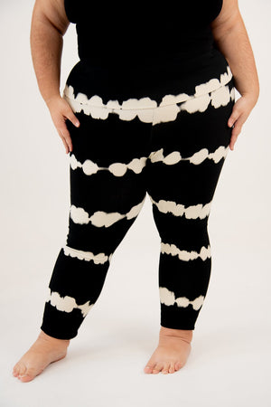 Super High Waist Tib Pant Petite In Blot Black - Manners London