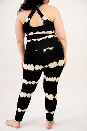 Super High Waist Tib Pant Petite In Blot Black - Manners London