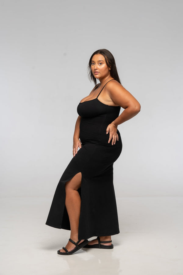 T - Bar Dress Maxi Regular in Black - Manners London