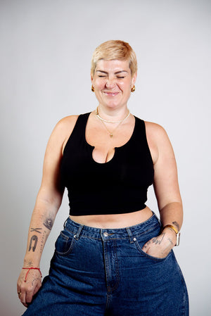 U Front Crop Top sleeveless in Black - Manners London