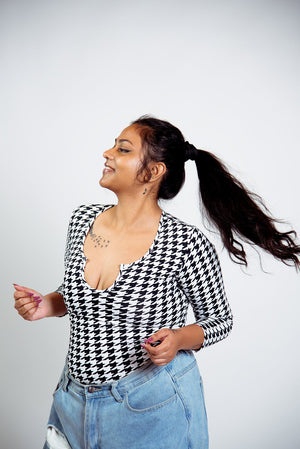 U Front Full Length Top 6/7 sleeves in Houndstooth Print - Manners London