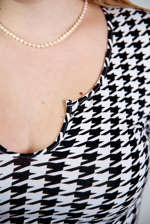 U Front Full Length Top 6/7 sleeves in Houndstooth Print - Manners London