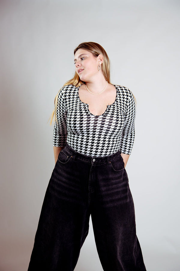 U Front Full Length Top 6/7 sleeves in Houndstooth Print - Manners London