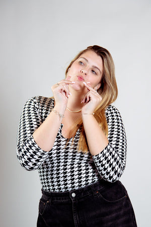 U Front Full Length Top 6/7 sleeves in Houndstooth Print - Manners London