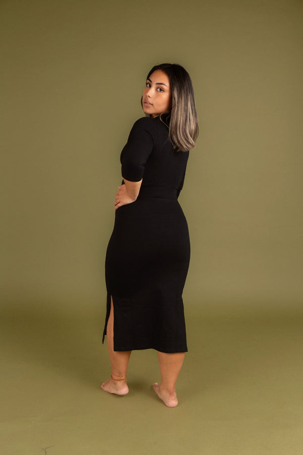 Zip Dress 3/4 Sleeve Midi Petite in Black - Manners London